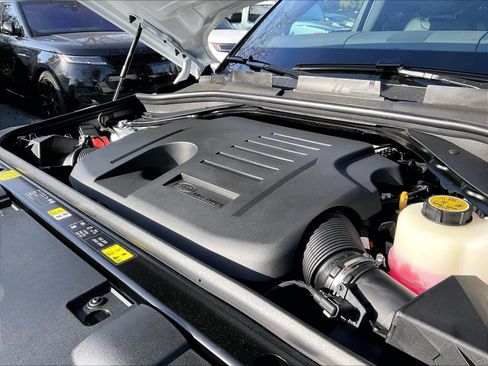 New 2026 Land Rover Range Rover Sport Dynamic SE image 32