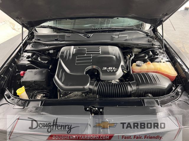 Used 2016 Dodge Challenger SXT RWD image 26