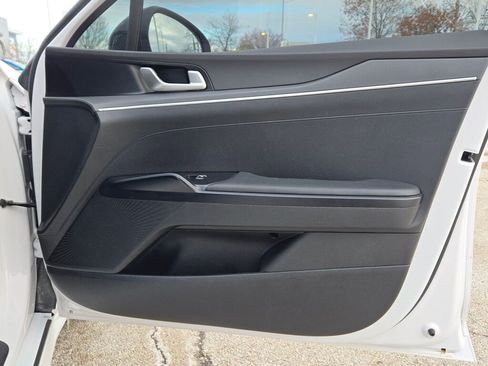 Used 2023 Kia K5 GT-Line image 8