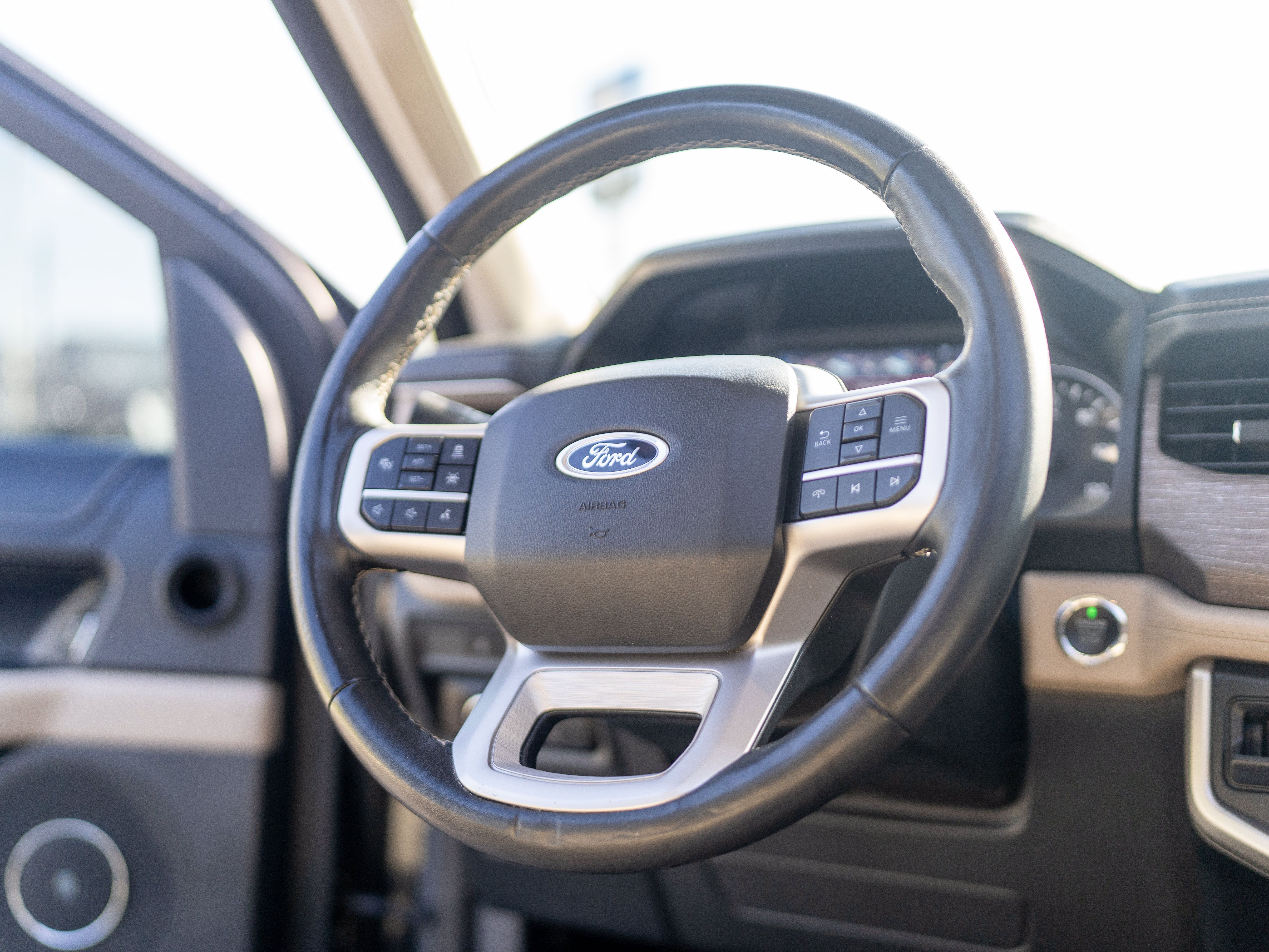 Used 2024 Ford Expedition Limited AWD/4WD image 24