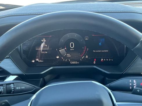 Used 2025 GMC Acadia Elevation image 19