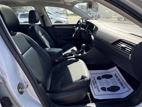 Used 2019 Volkswagen Jetta SEL image 10