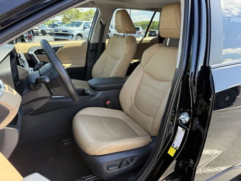 Certified 2025 Toyota RAV4 XLE Premium AWD/4WD image 22