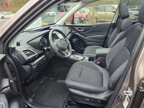Used 2023 Subaru Forester Premium image 20