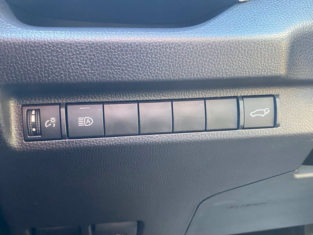 Used 2025 Toyota RAV4 XLE w/ Convenience Package FWD image 25