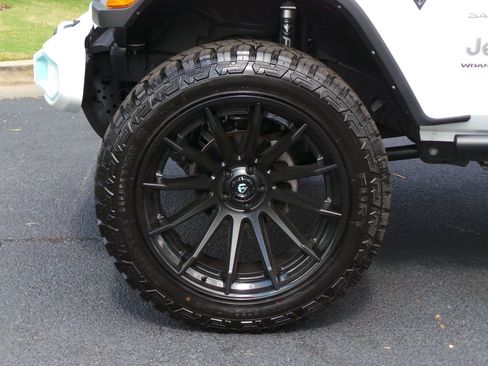 Used 2024 Jeep Wrangler Unlimited Sahara AWD/4WD image 18