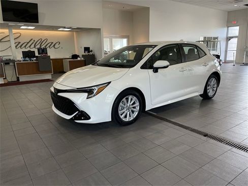 Used 2023 Toyota Corolla SE image 2