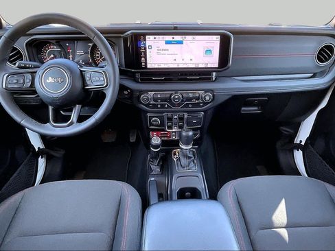 Used 2026 Jeep Gladiator Rubicon AWD/4WD image 15