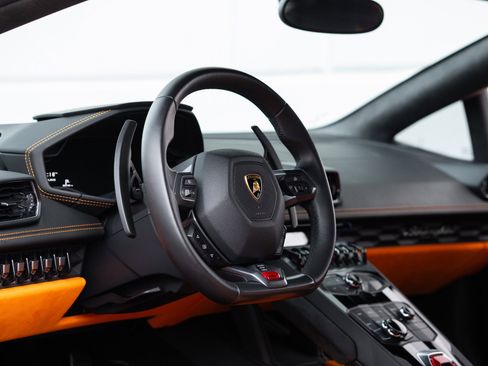 Used 2016 Lamborghini Huracan LP 610-4 AWD/4WD image 6
