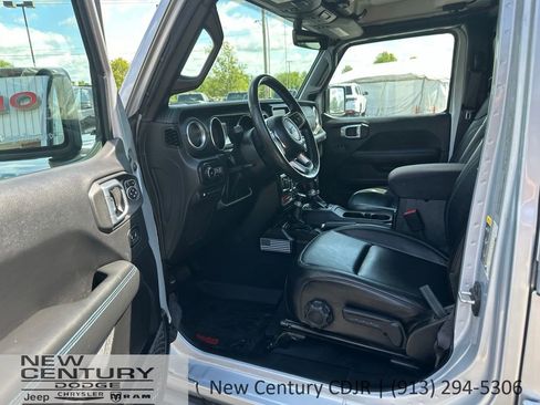 Used 2022 Jeep Wrangler Unlimited Rubicon 4xe w/ Cold Weather Group AWD/4WD image 5