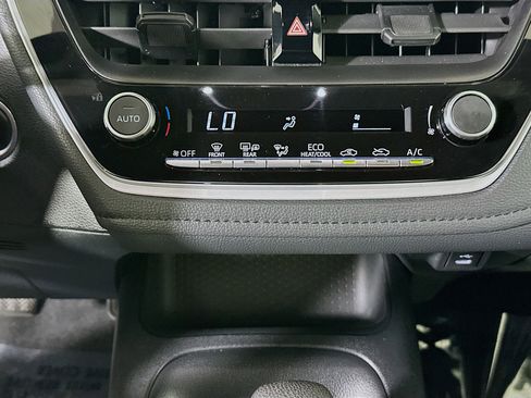 Used 2023 Toyota Corolla SE FWD image 23