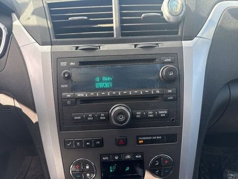 Used 2011 Chevrolet Traverse LT w/ Personal Connectivity Package AWD/4WD image 16