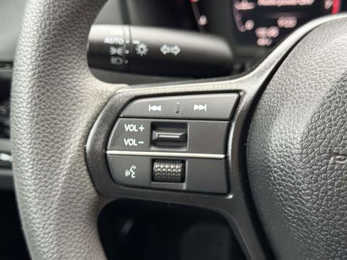 Certified 2025 Honda Accord LX image 18