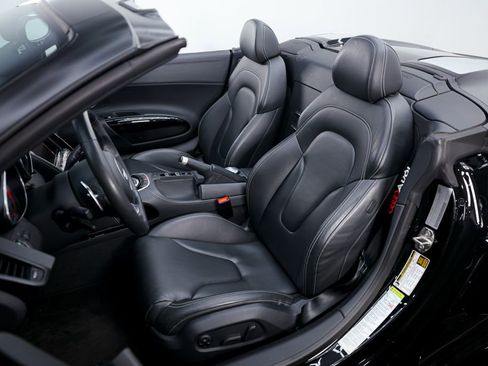 Used 2015 Audi R8 V10 w/ Full Leather Package image 5