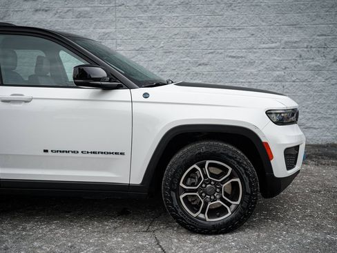 Used 2023 Jeep Grand Cherokee Trailhawk image 17