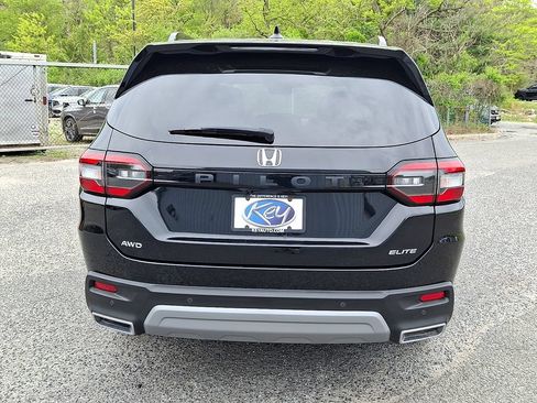 Used 2023 Honda Pilot Elite image 5