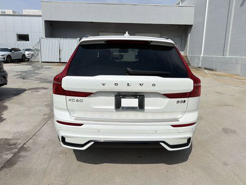 Used 2023 Volvo XC60 B5 Plus w/ Climate Package AWD/4WD image 10