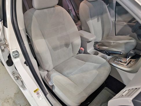 Used 2012 Toyota Corolla LE image 28