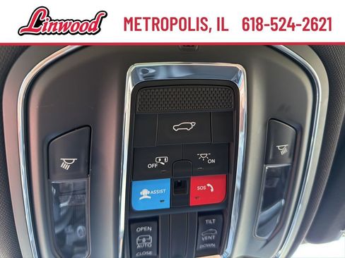 Used 2024 Jeep Grand Cherokee Altitude AWD/4WD image 32