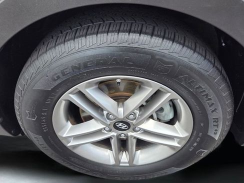 Used 2018 Hyundai Santa Fe Sport FWD image 20