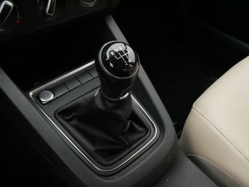 Used 2017 Volkswagen Jetta SE FWD image 24
