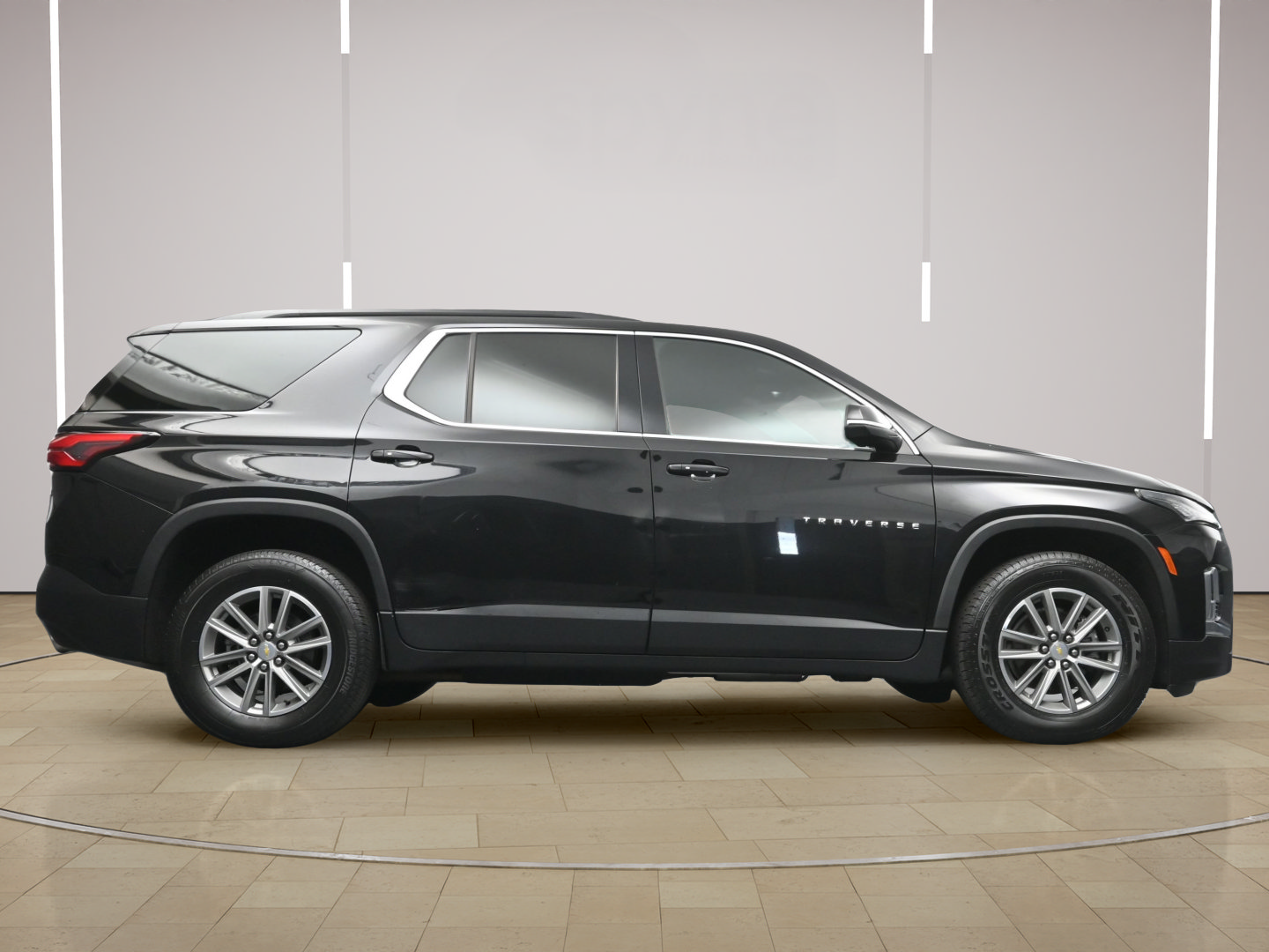 Used 2023 Chevrolet Traverse LT FWD image 26