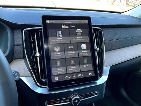 Used 2026 Volvo XC90 B6 Plus w/ Protection Package image 39