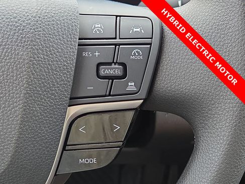 Used 2025 Toyota Camry LE FWD image 22