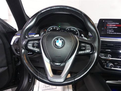 Used 2018 BMW 530i xDrive image 29