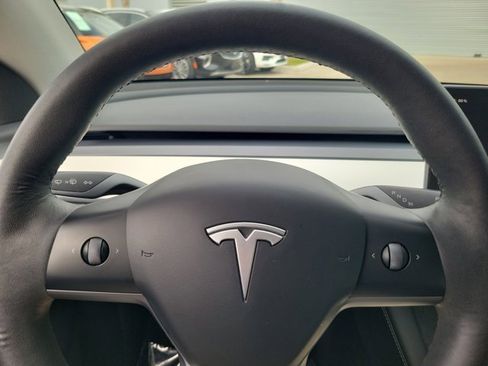 Used 2023 Tesla Model Y Long Range image 21