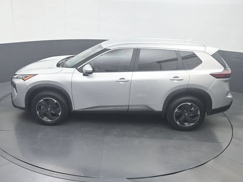 Used 2025 Nissan Rogue SV AWD/4WD image 20