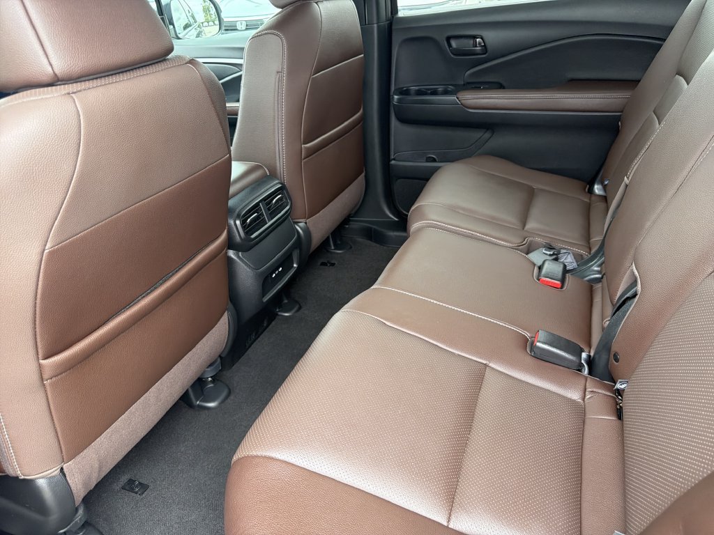 Used 2024 Honda Passport EX-L image 13