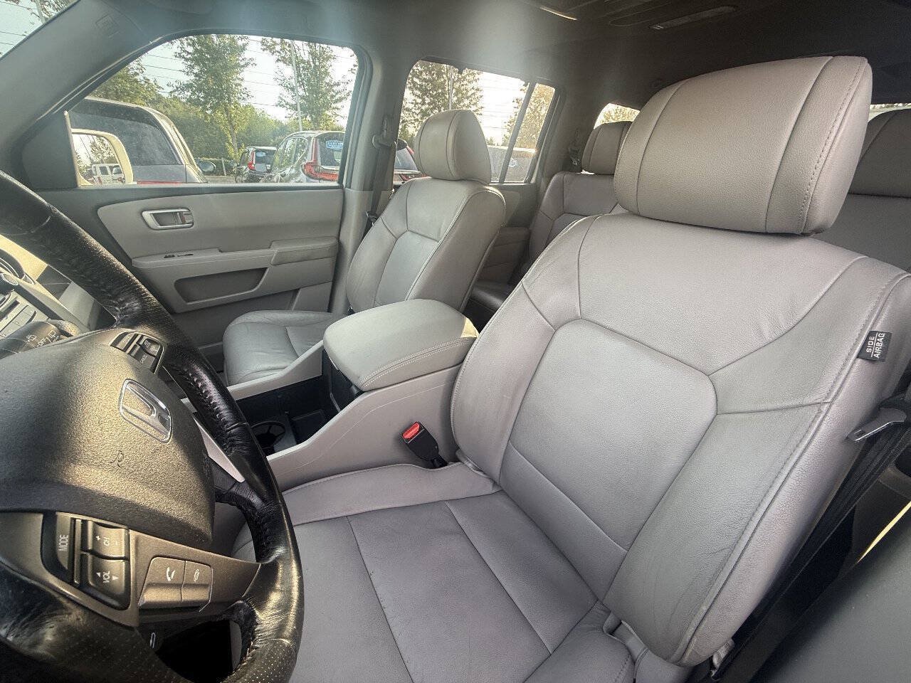 Used 2013 Honda Pilot Touring image 11