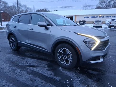 Used 2024 Kia Sportage LX image 5