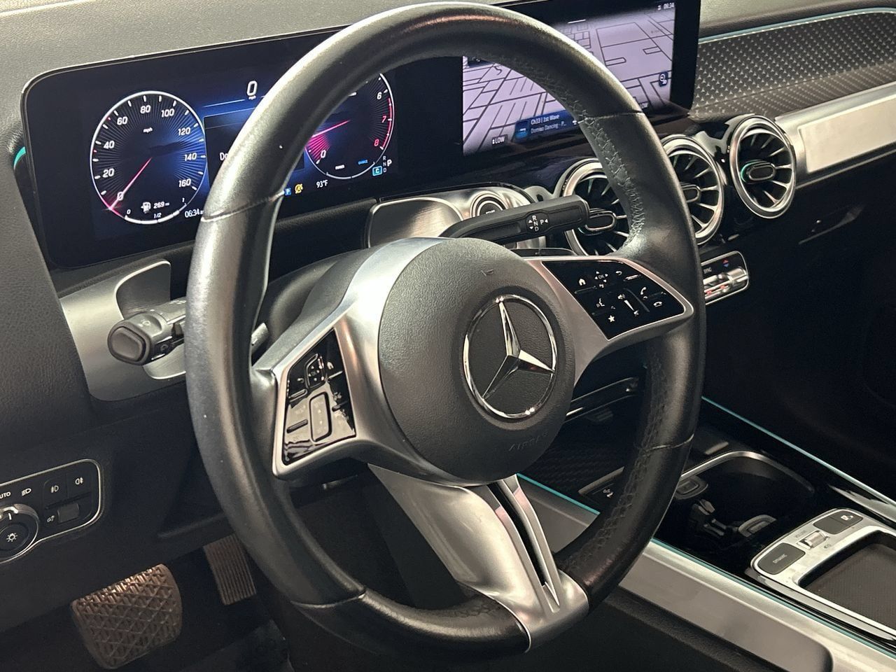 Used 2025 Mercedes-Benz GLB 250 image 15