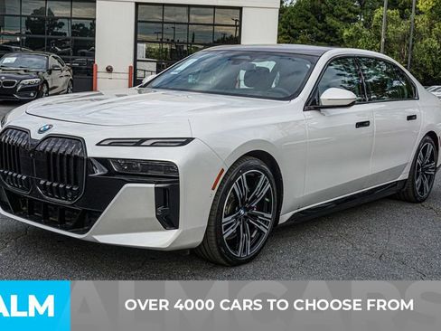 Used 2025 BMW i7 eDrive50 w/ M Sport Package image 3