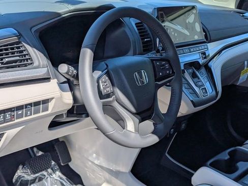 New 2026 Honda Odyssey Touring image 17