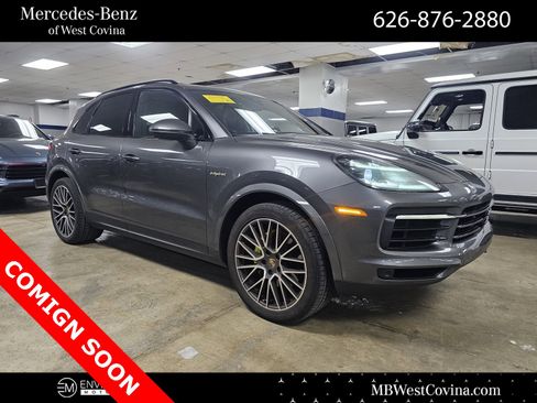 Used 2019 Porsche Cayenne E-Hybrid image 1