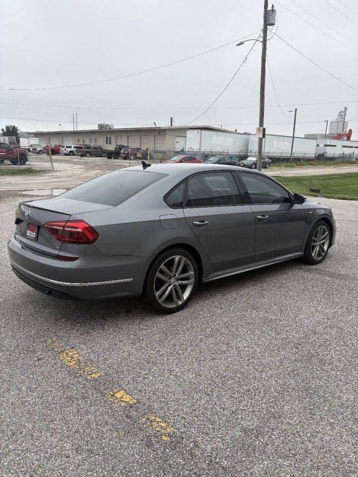 Used 2018 Volkswagen Passat 2.0T S FWD image 4