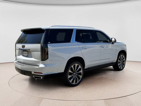 Used 2026 Cadillac Escalade Platinum Luxury AWD/4WD image 5