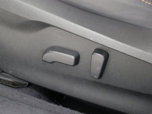 Used 2018 Subaru Crosstrek 2.0i Limited image 42