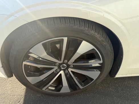 Used 2022 Volvo S60 B5 Momentum w/ Premium Package image 6