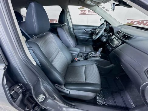 Used 2020 Nissan Rogue S FWD image 28