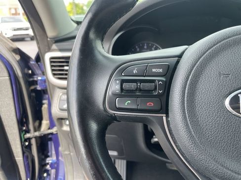Used 2018 Kia Optima S FWD image 16