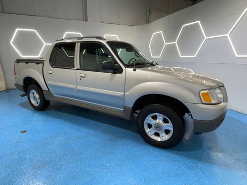 Used 2003 Ford Explorer Sport Trac XLT image 8
