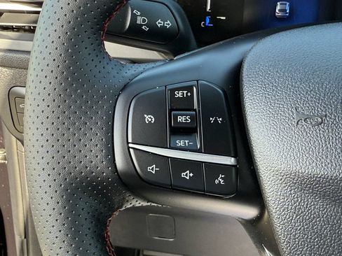 Used 2025 Ford Escape ST-Line Select AWD/4WD image 25