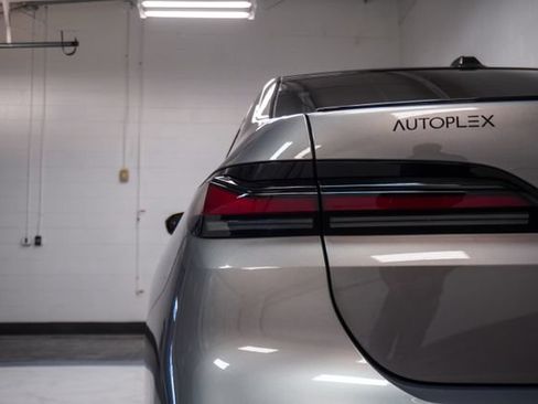 Used 2023 BMW 740i RWD image 36