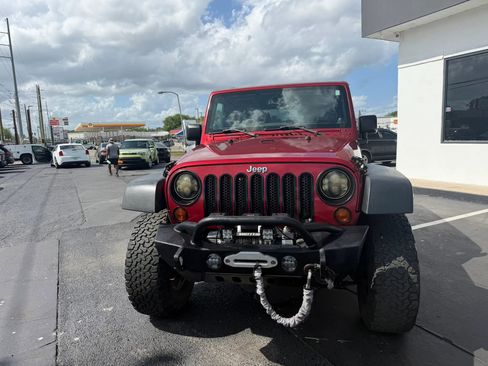 Used 2013 Jeep Wrangler Unlimited Sport image 2