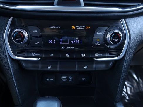 Used 2019 Hyundai Santa Fe SEL image 25