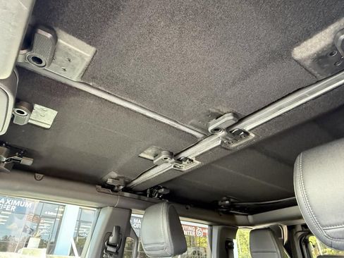 Used 2024 Ford Bronco Big Bend AWD/4WD image 11